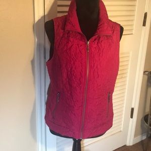 ⭐️Cristopher and Banks women’s quilted vest P/M
